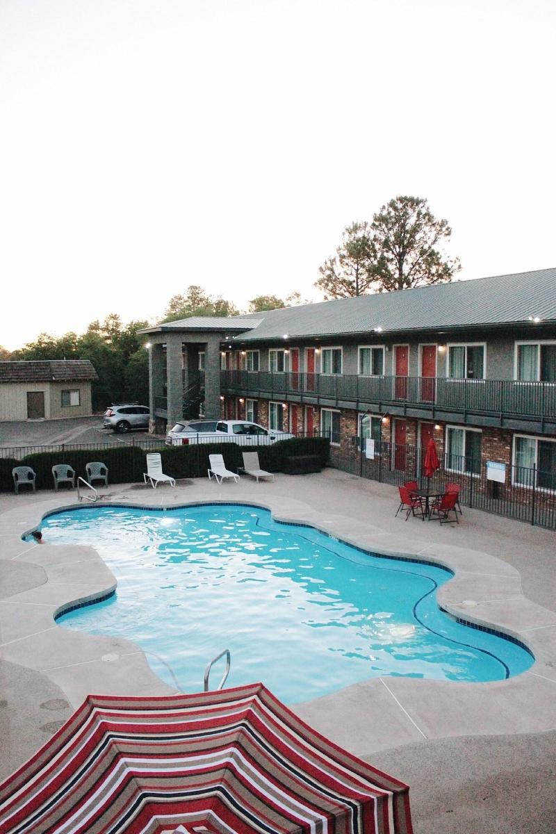 Days Inn by Wyndham Show Low image