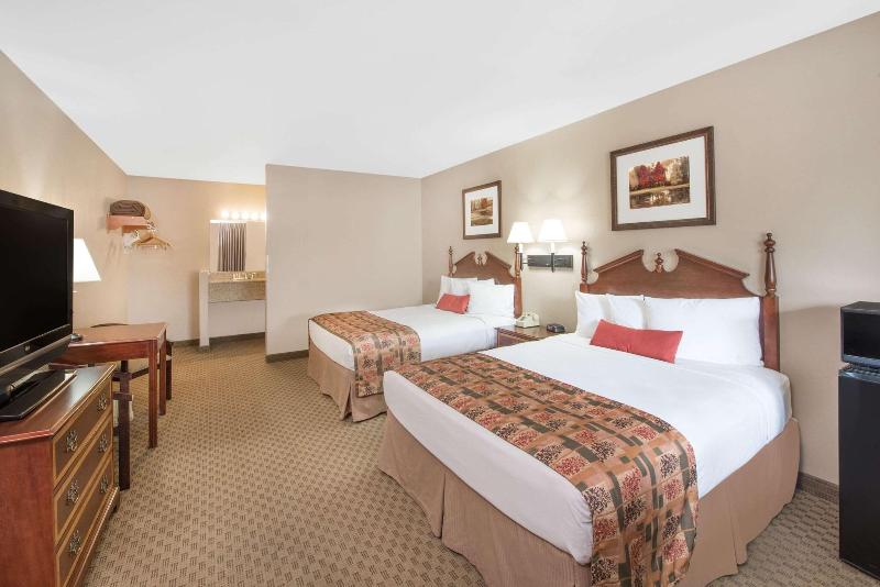 Days Inn by Wyndham Show Low image