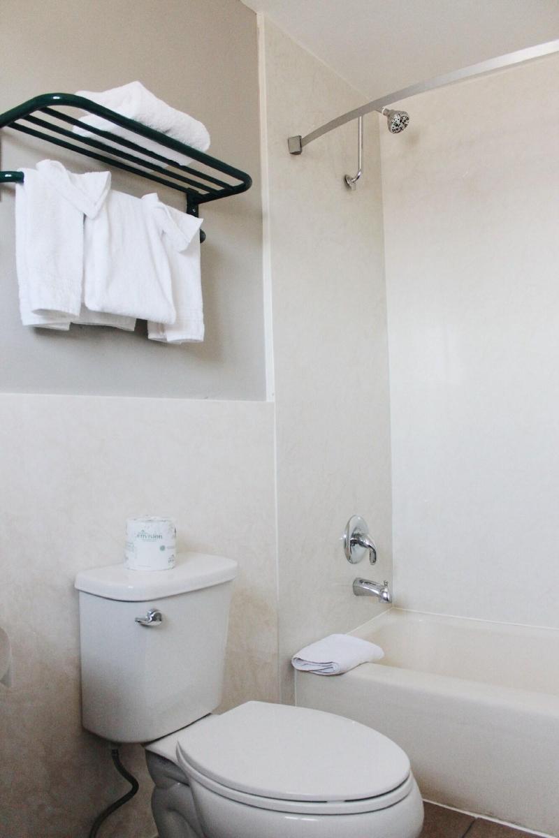 Days Inn by Wyndham Show Low image