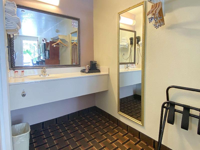 Knights Inn Punta Gorda image