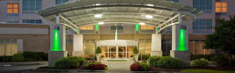 Holiday Inn Hotel & Suites Savannah Airport - Pool