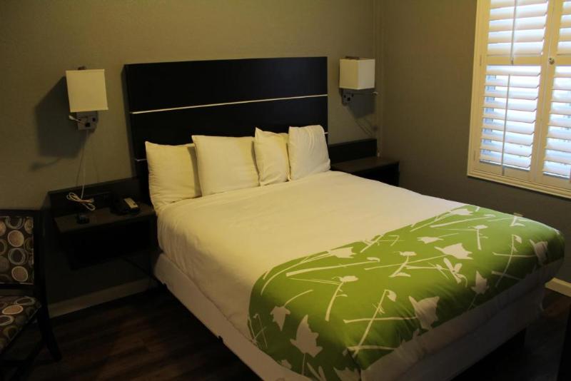Layne Hotel image