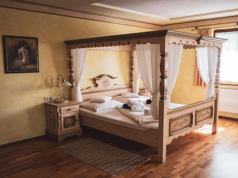 Hetkuti Wellness Hotel image
