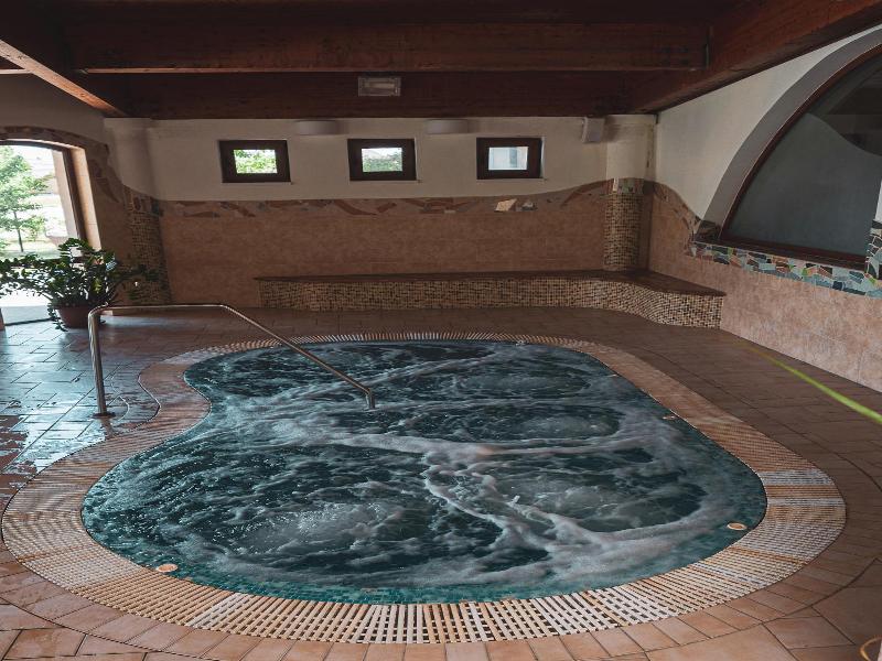 Hetkuti Wellness Hotel image