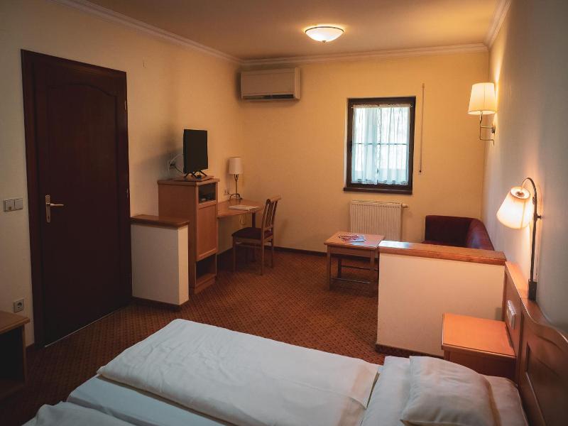 Hetkuti Wellness Hotel image