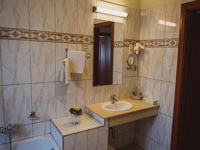 Hetkuti Wellness Hotel image