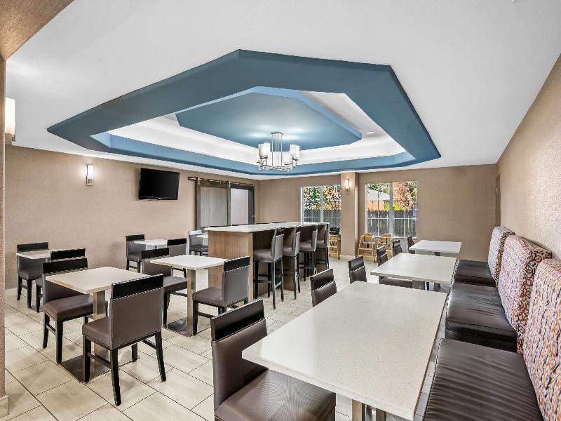 La Quinta Inn & Suites Searcy image