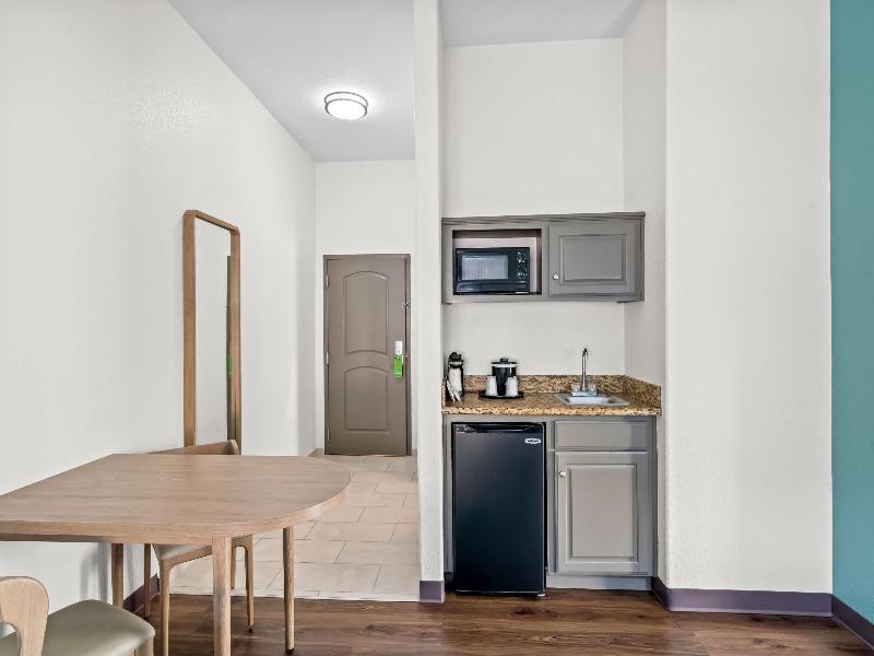 La Quinta Inn & Suites Searcy image