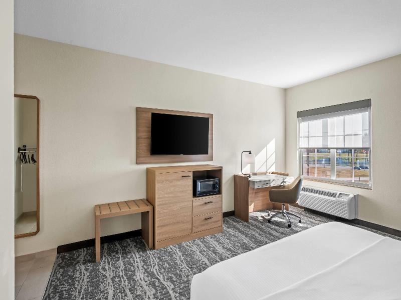 La Quinta Inn & Suites Searcy image