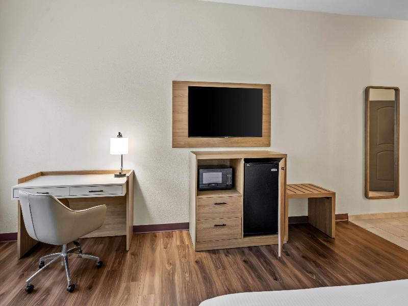La Quinta Inn & Suites Searcy image