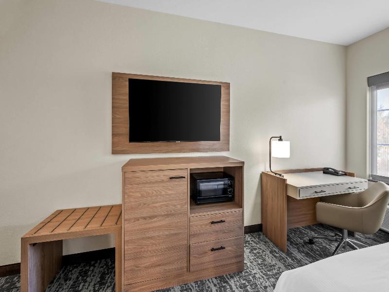 La Quinta Inn & Suites Searcy image