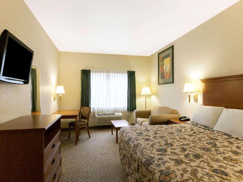 Days Inn by Wyndham San Antonio at Palo Alto image