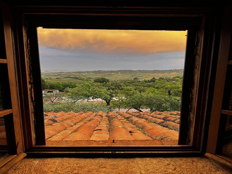 Relais La Chiusa Boutique Inn & Restaurant image