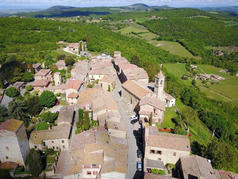 Relais La Chiusa Boutique Inn & Restaurant image