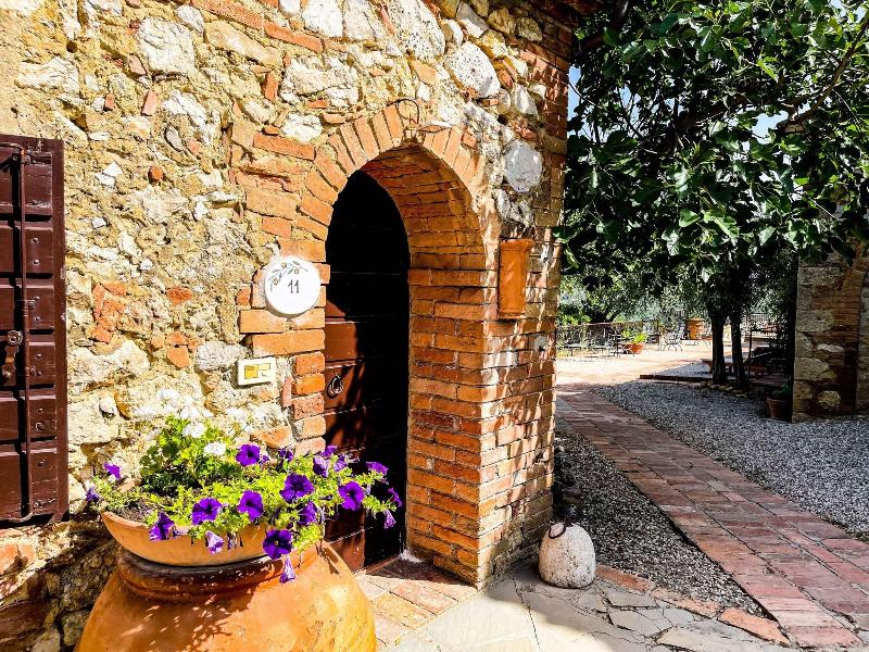 Relais La Chiusa Boutique Inn & Restaurant image