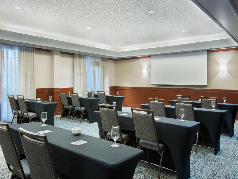 Courtyard By Marriott Springfield Airport image
