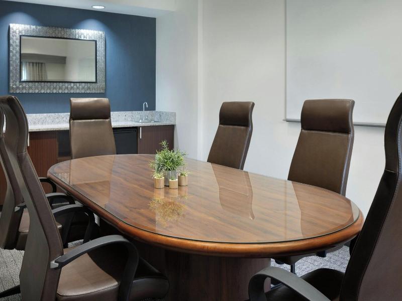 Courtyard By Marriott Springfield Airport image
