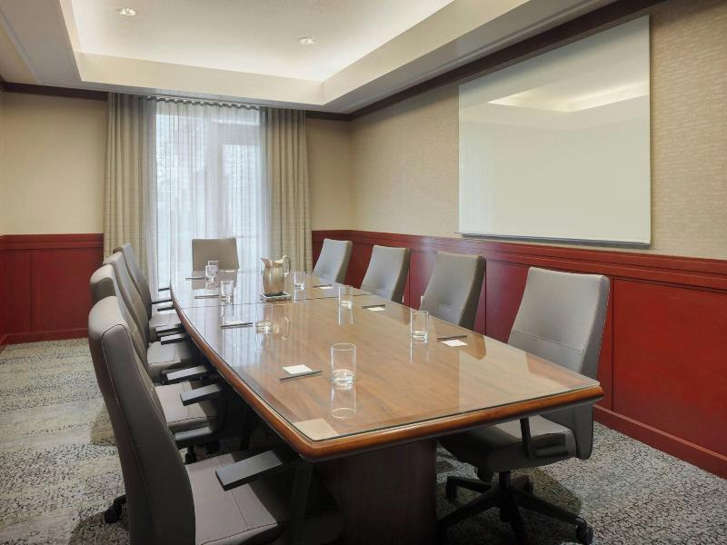 Courtyard By Marriott Springfield Airport image