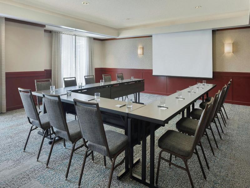 Courtyard By Marriott Springfield Airport image