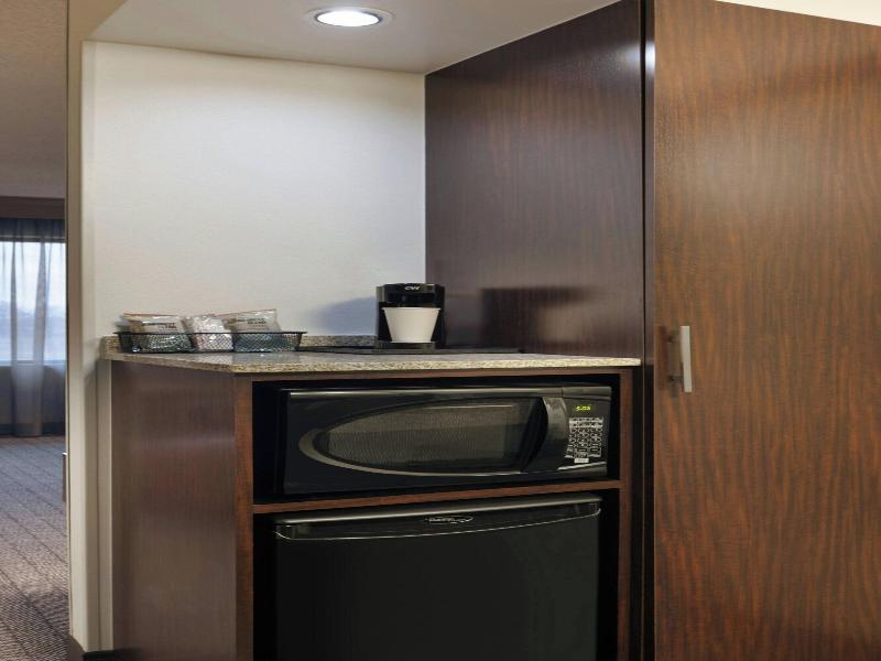 Courtyard By Marriott Springfield Airport image
