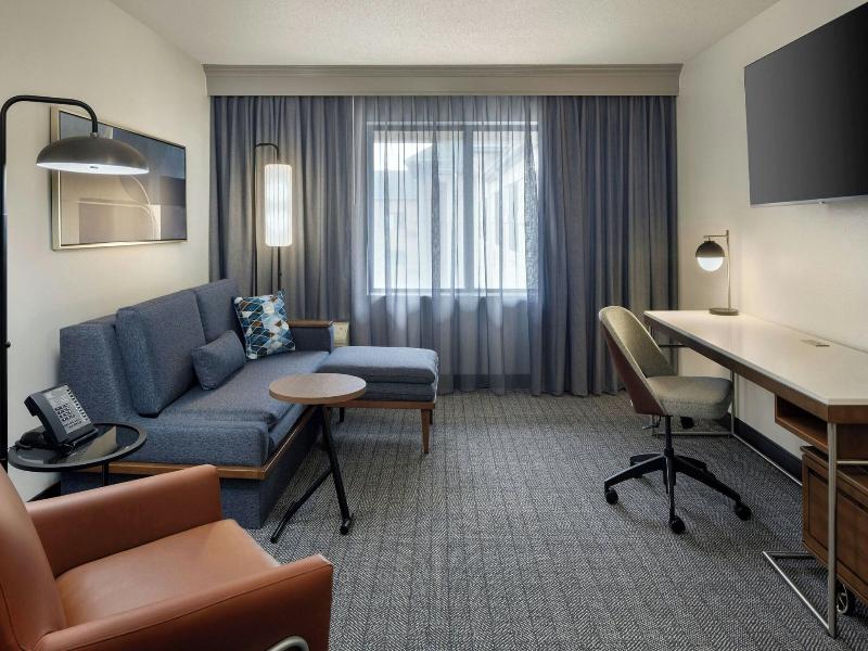 Courtyard By Marriott Springfield Airport image