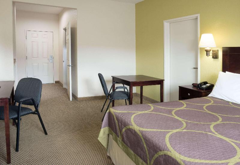 Super 8 By Wyndham Rosenberg Tx image