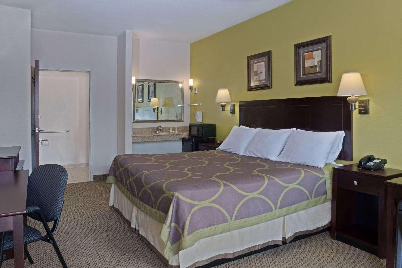Super 8 By Wyndham Rosenberg Tx image