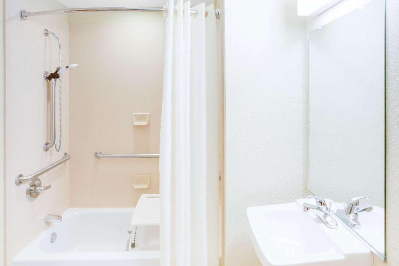 Microtel Inn & Suites By Wyndham Saraland/North M image