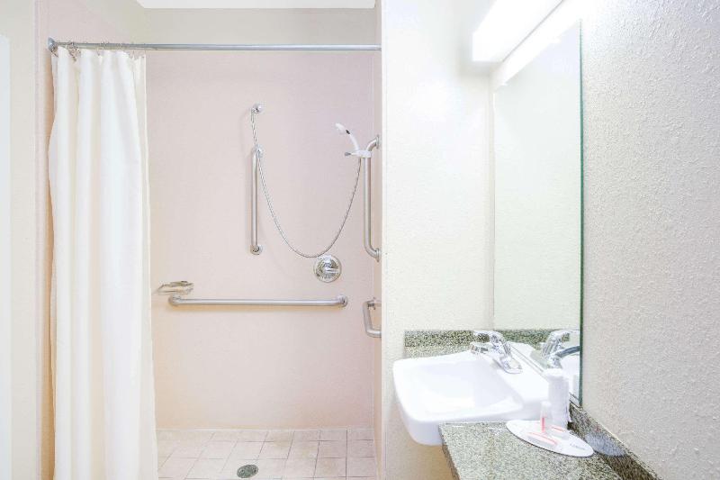 Microtel Inn & Suites By Wyndham Saraland/North M image