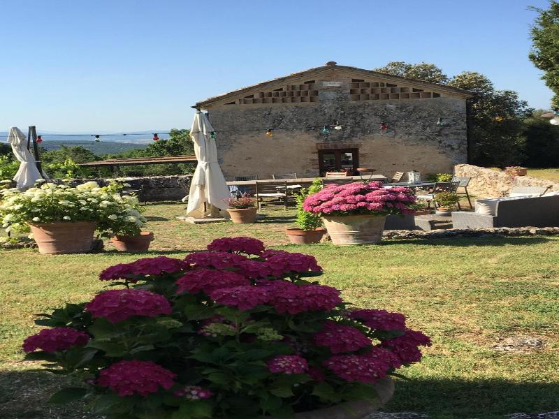 La Canonica di Fungaia image