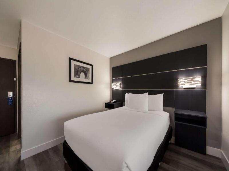 Surestay By Best Western San Antonio West Seaworld image