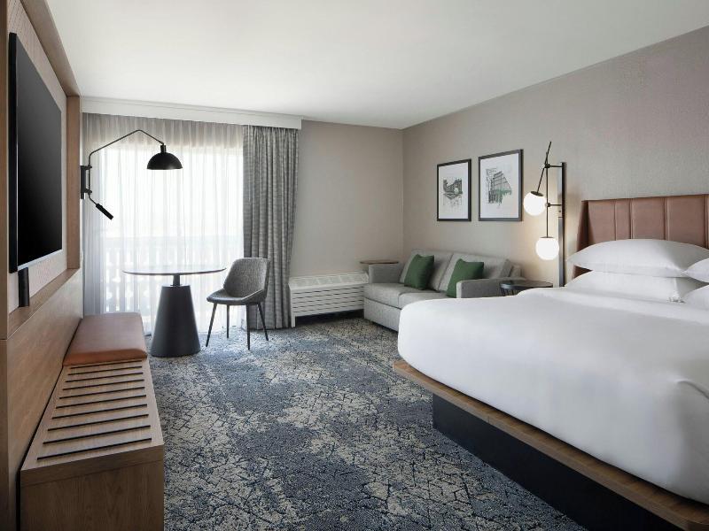 Sheraton Westport Chalet image