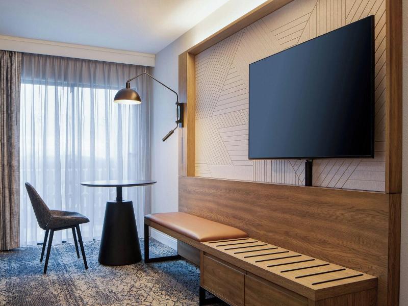 Sheraton Westport Chalet image