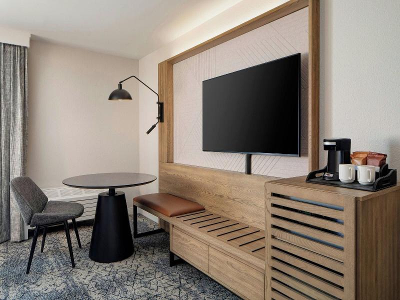 Sheraton Westport Chalet image