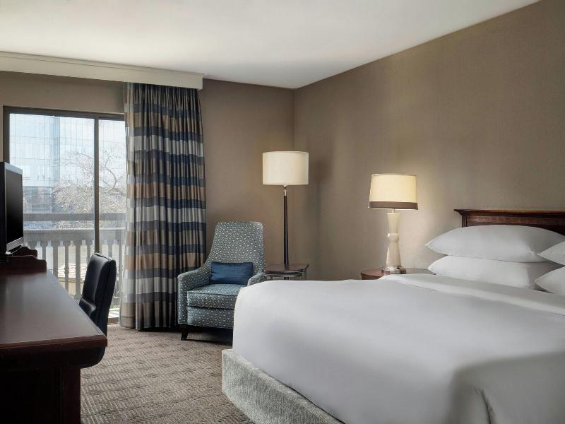 Sheraton Westport Chalet image