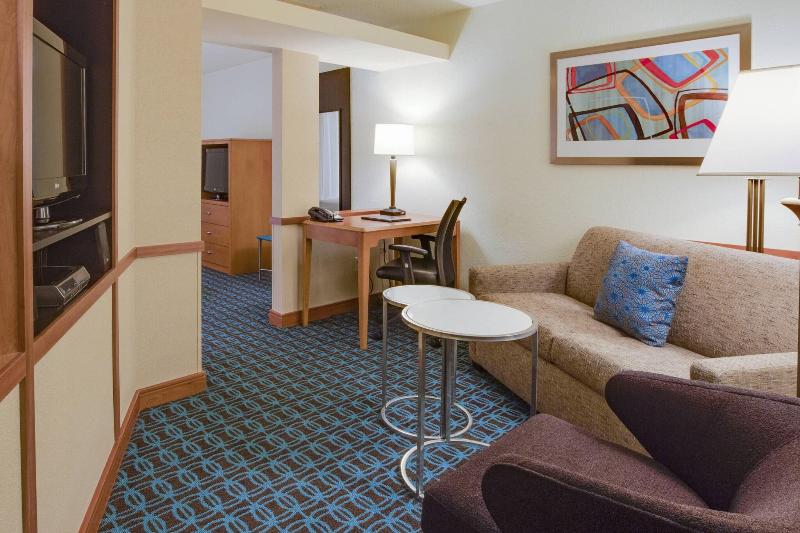 Fairfield Inn & Suites South Hill I-85 image