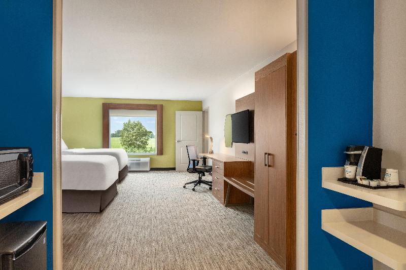 Holiday Inn Express Hotel & Suites Searcy 5