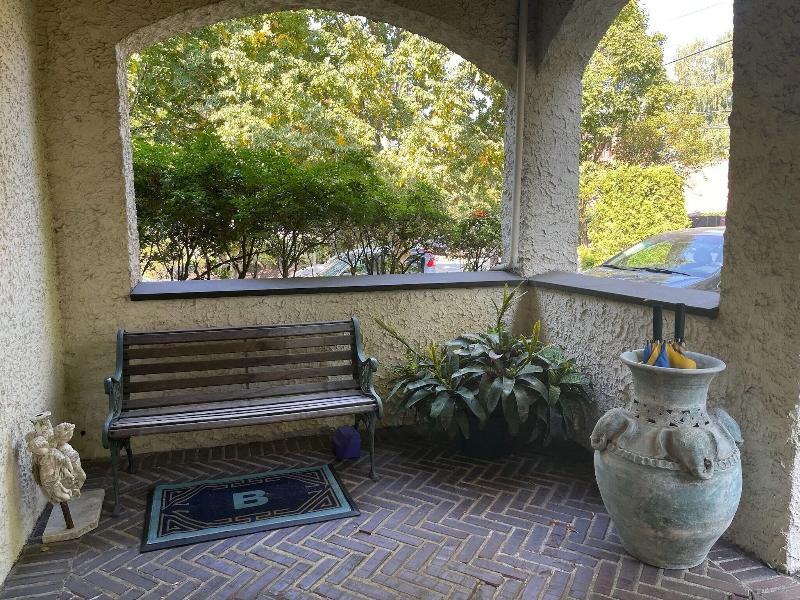 Bacon Mansion Bed & Breakfast image