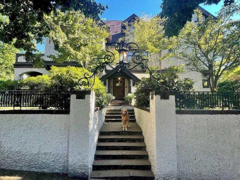 Bacon Mansion Bed & Breakfast image