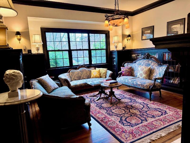 Bacon Mansion Bed & Breakfast image