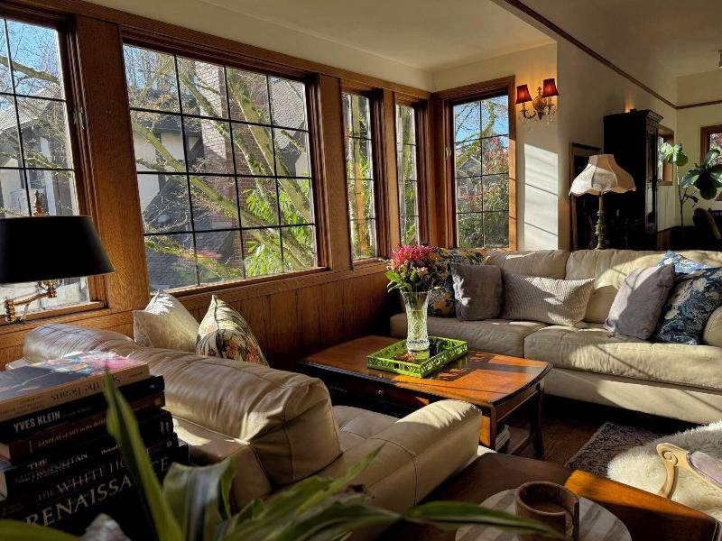 Bacon Mansion Bed & Breakfast image
