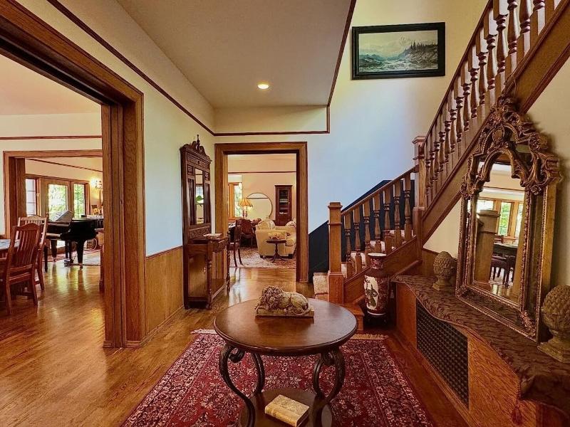 Bacon Mansion Bed & Breakfast image