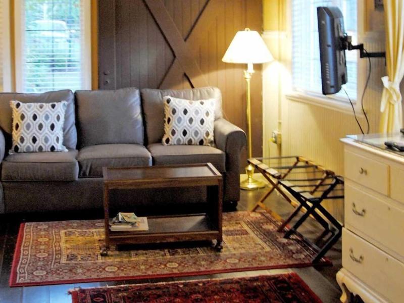 Bacon Mansion Bed & Breakfast image