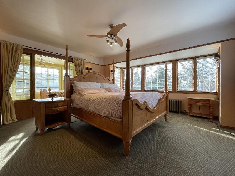 Bacon Mansion Bed & Breakfast image