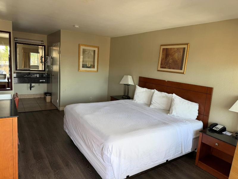 Travelodge by Wyndham Hemet CA image
