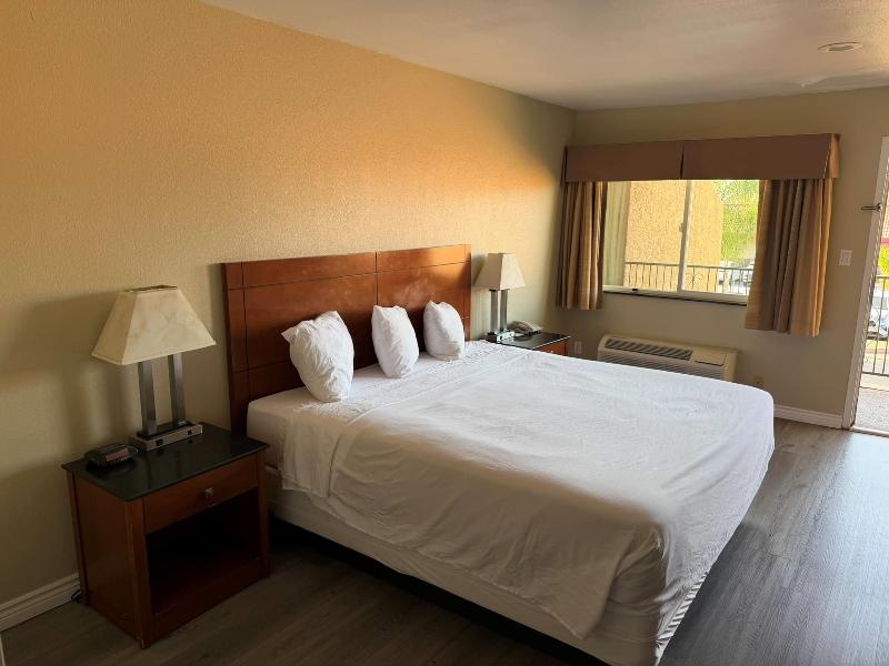 Travelodge by Wyndham Hemet CA image