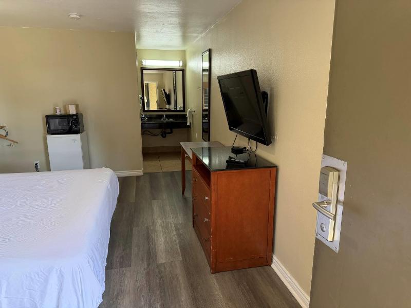 Travelodge by Wyndham Hemet CA image