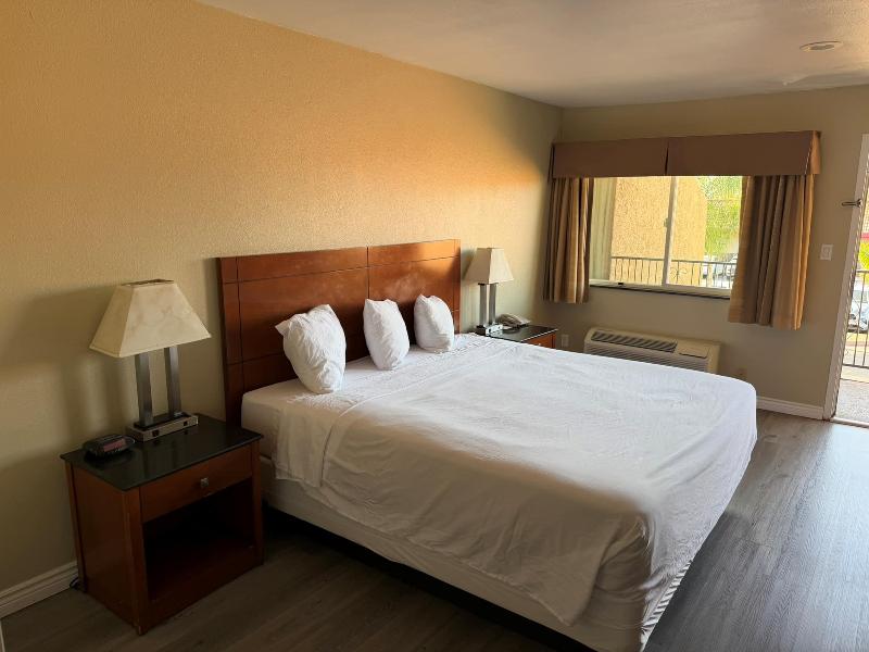 Travelodge by Wyndham Hemet CA image