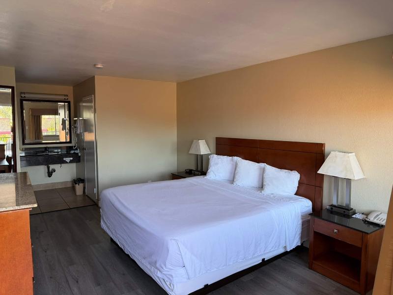 Travelodge by Wyndham Hemet CA image
