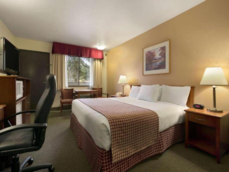 Baymont by Wyndham Seattle/Kirkland WA image